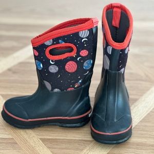 Bogs. Red Space kids insulated rainboot. Size 10